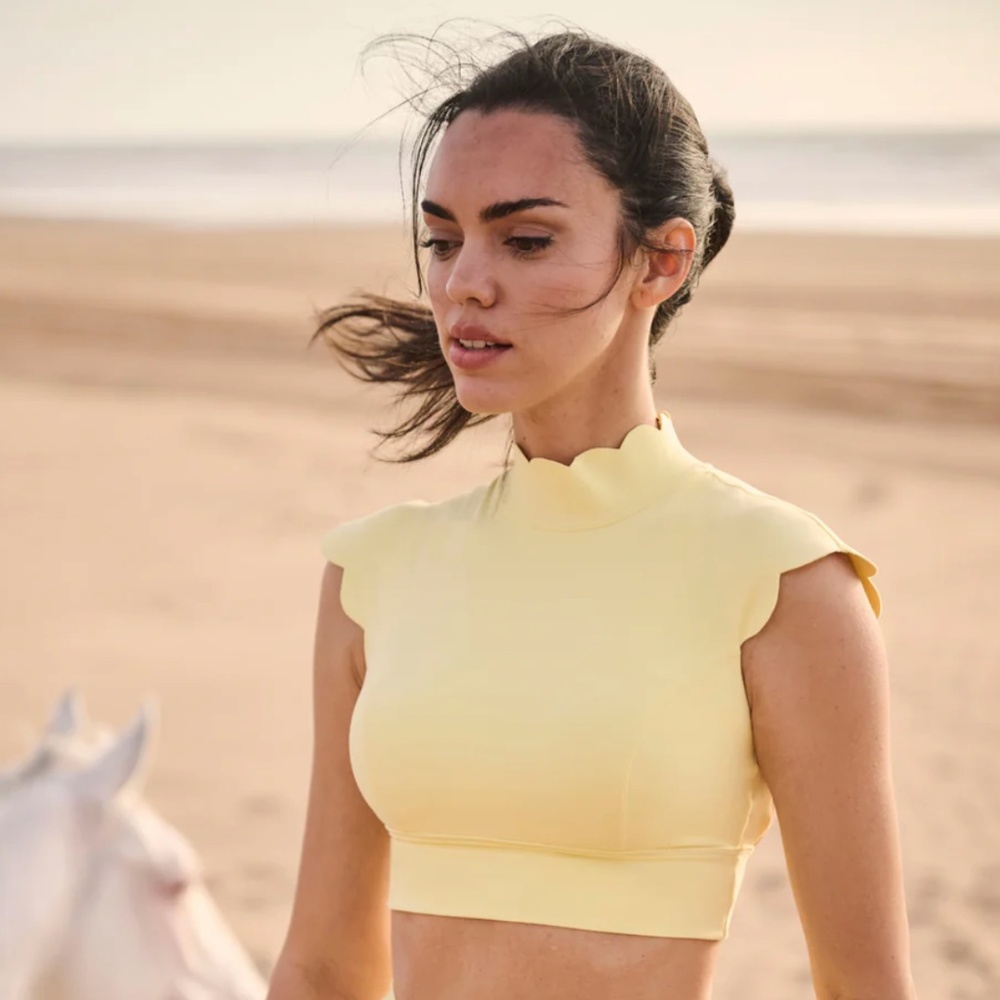 Wiskii Scalloped Bra & Leggings